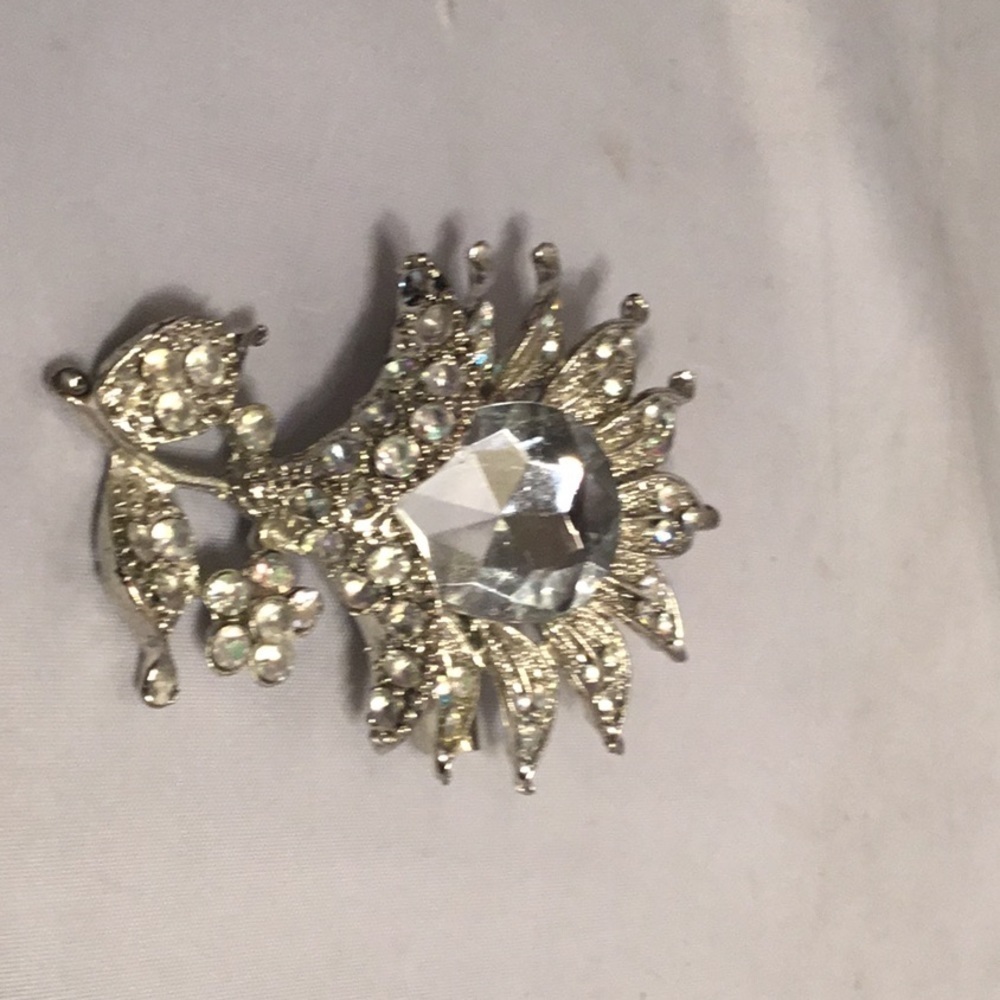 Flower BROOCH‎ PIN